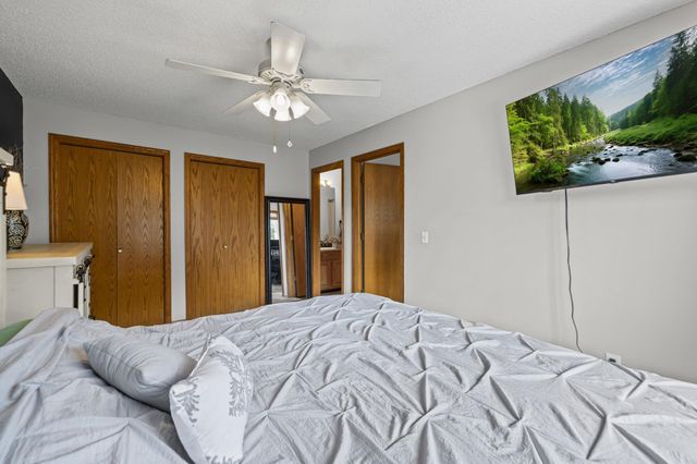 6775 Gretchen Lane N, Oakdale, MN 55128