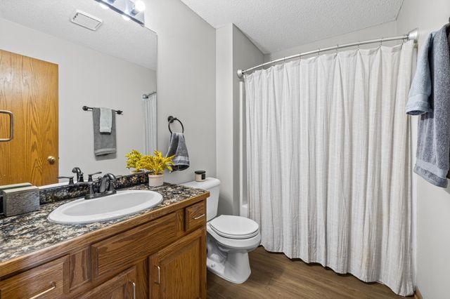6775 Gretchen Lane N, Oakdale, MN 55128