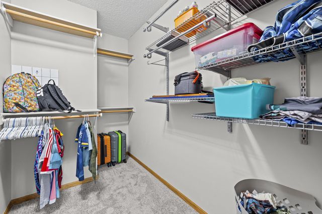 6775 Gretchen Lane N, Oakdale, MN 55128