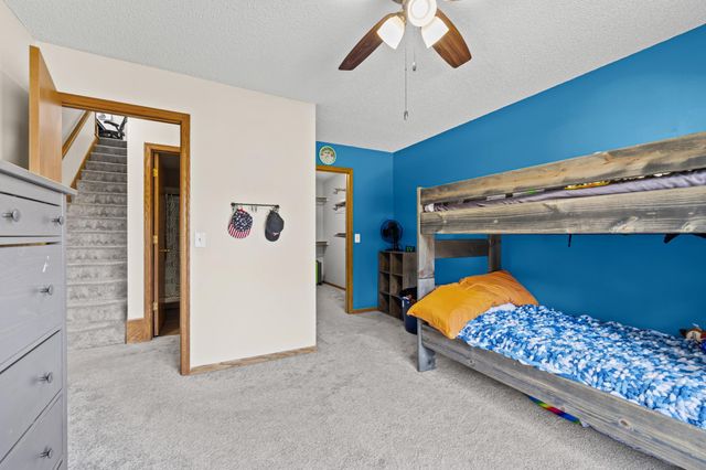 6775 Gretchen Lane N, Oakdale, MN 55128