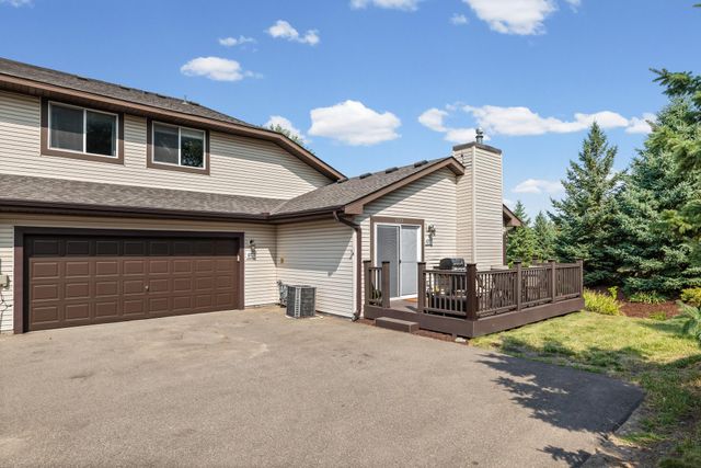 6775 Gretchen Lane N, Oakdale, MN 55128