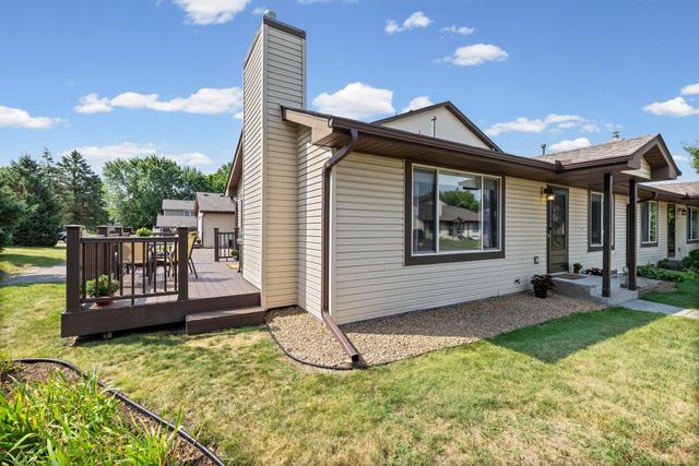 6775 Gretchen Lane N, Oakdale, MN 55128