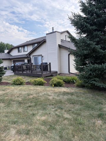 6775 Gretchen Lane N, Oakdale, MN 55128