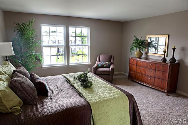 410 Otmar Way, St Charles, MO 63304