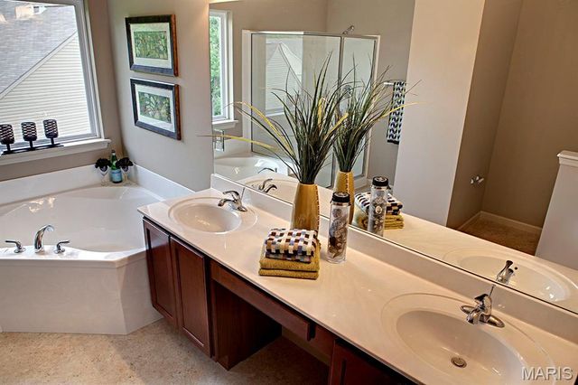 410 Otmar Way, St Charles, MO 63304
