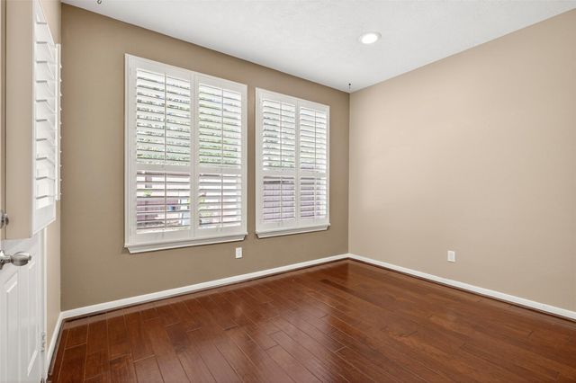 154 W Burberry Circle, The Woodlands, TX 77384