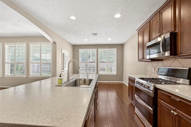 154 W Burberry Circle, The Woodlands, TX 77384