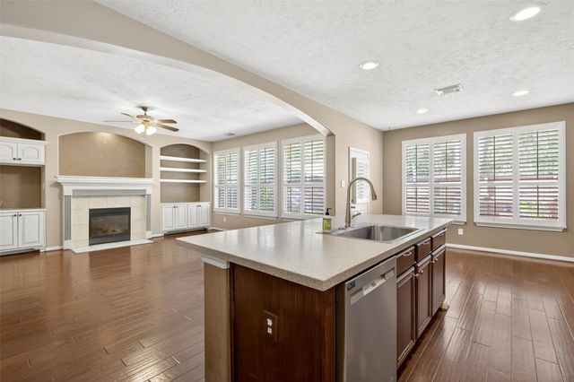 154 W Burberry Circle, The Woodlands, TX 77384