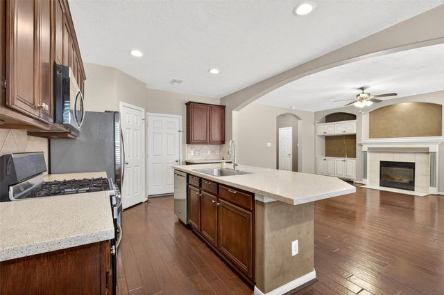 154 W Burberry Circle, The Woodlands, TX 77384