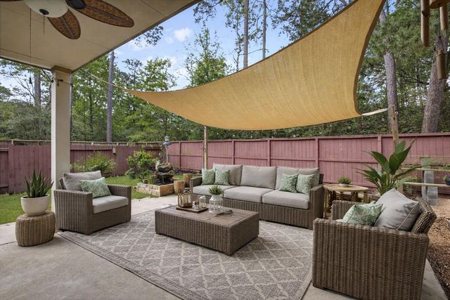 154 W Burberry Circle, The Woodlands, TX 77384