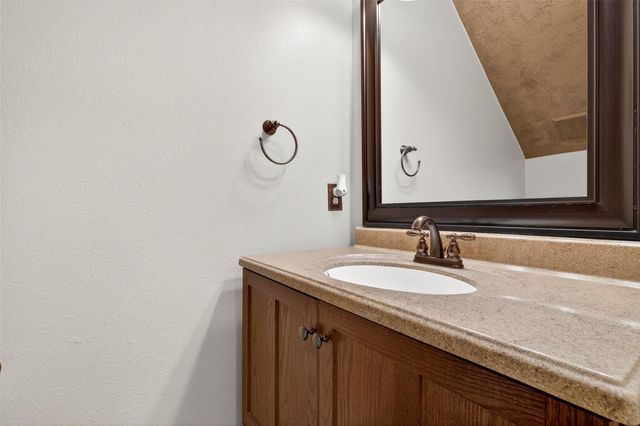 154 W Burberry Circle, The Woodlands, TX 77384