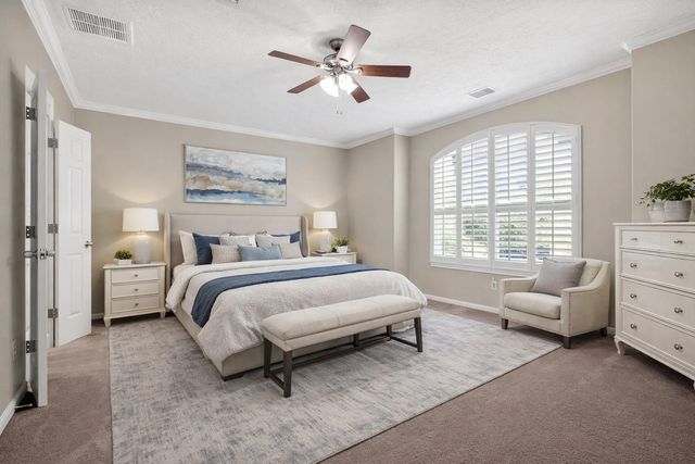 154 W Burberry Circle, The Woodlands, TX 77384