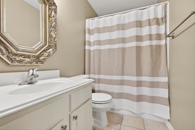 154 W Burberry Circle, The Woodlands, TX 77384