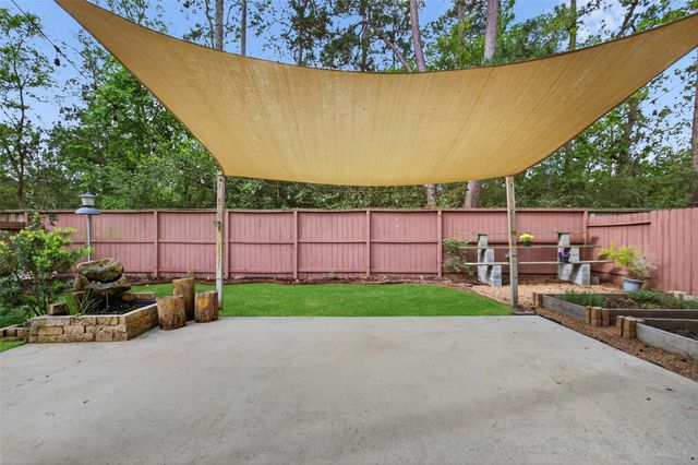 154 W Burberry Circle, The Woodlands, TX 77384