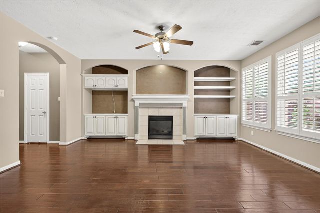 154 W Burberry Circle, The Woodlands, TX 77384