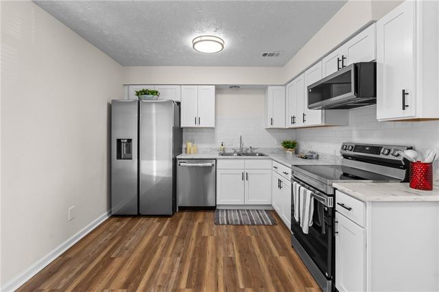1832 Mcdonough Road, Hampton, GA 30228