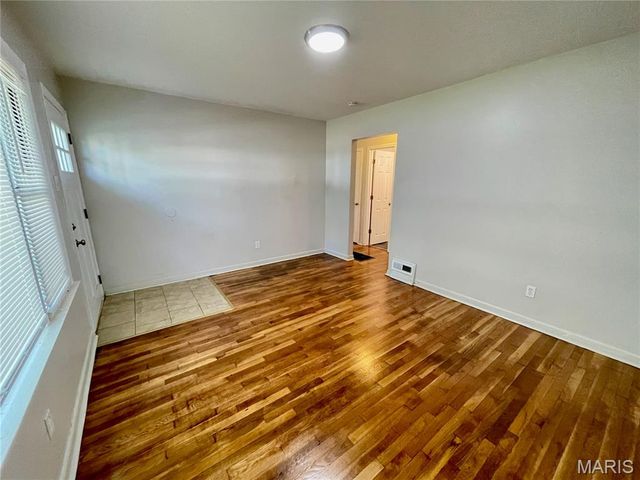 10121 Baron Drive, St Louis, MO 63136