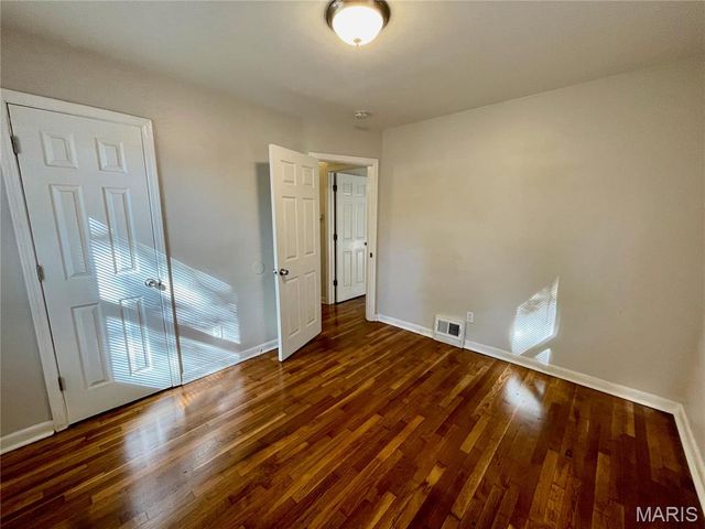 10121 Baron Drive, St Louis, MO 63136