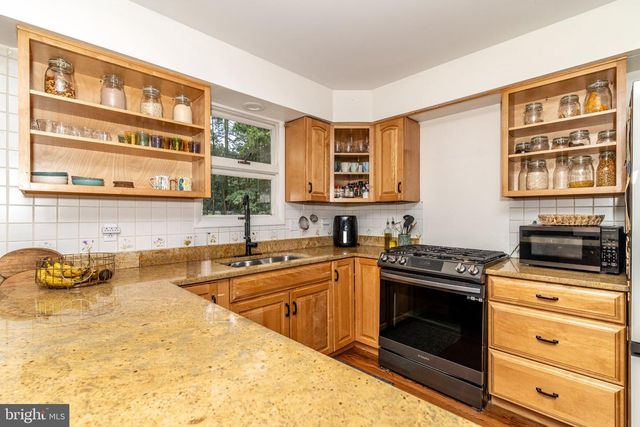 1800 LARK LN, Cherry Hill, NJ 08003
