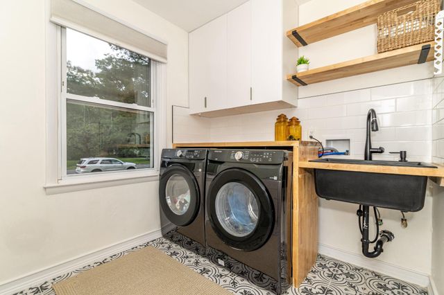 1800 LARK LN, Cherry Hill, NJ 08003
