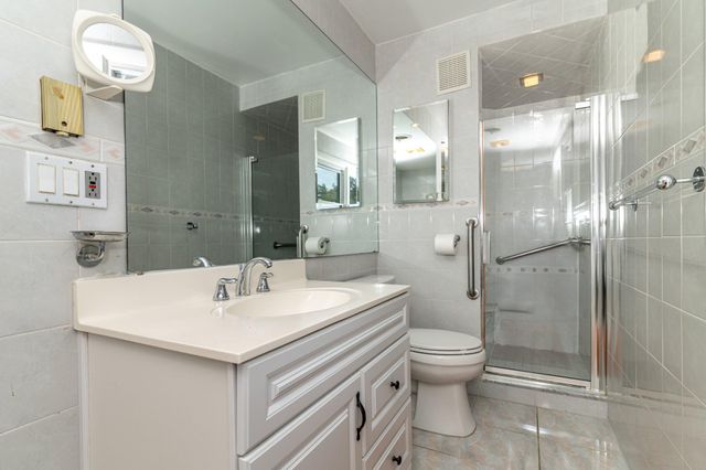 1800 LARK LN, Cherry Hill, NJ 08003