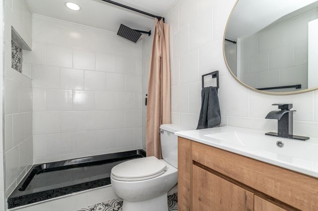 1800 LARK LN, Cherry Hill, NJ 08003