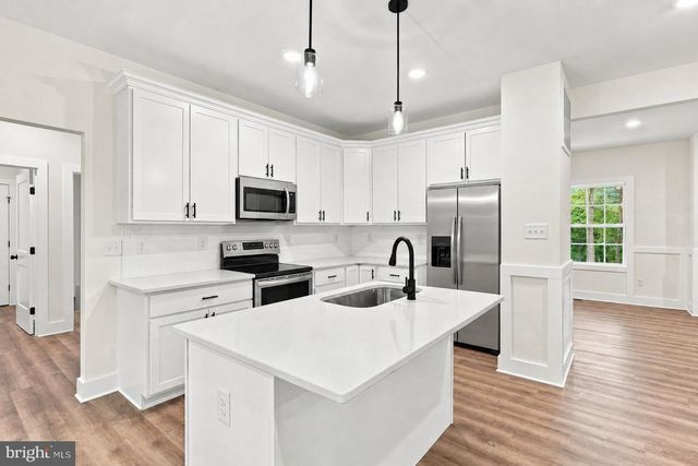 43 SPRUCE LN, Berkeley Springs, WV 25411