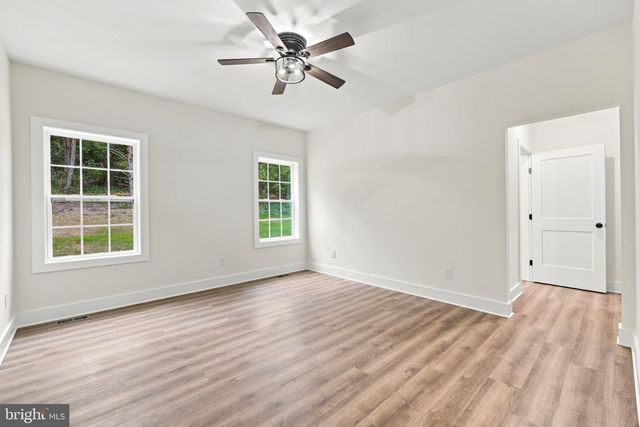 43 SPRUCE LN, Berkeley Springs, WV 25411