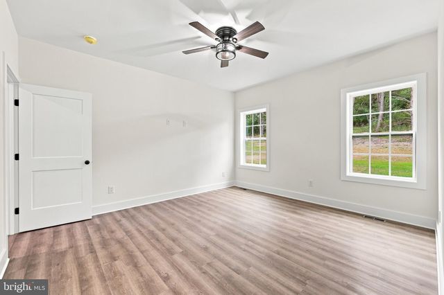 43 SPRUCE LN, Berkeley Springs, WV 25411