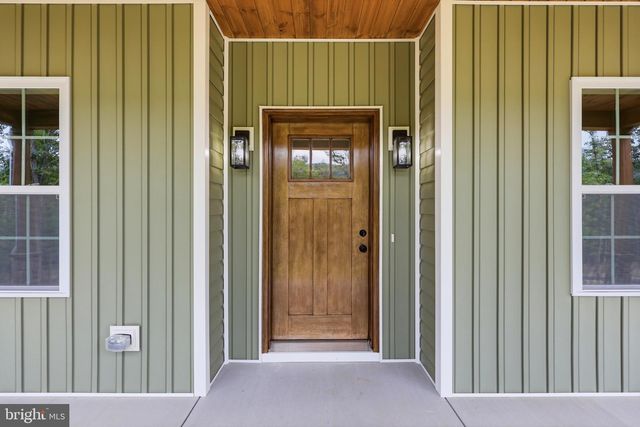 43 SPRUCE LN, Berkeley Springs, WV 25411