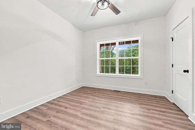43 SPRUCE LN, Berkeley Springs, WV 25411