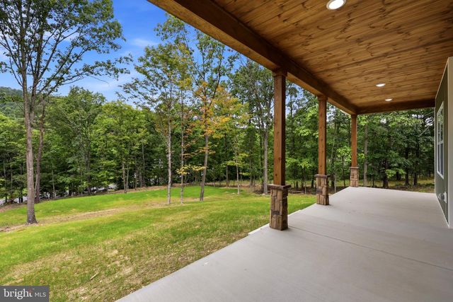 43 SPRUCE LN, Berkeley Springs, WV 25411