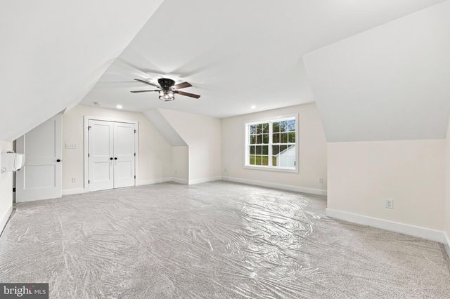 43 SPRUCE LN, Berkeley Springs, WV 25411