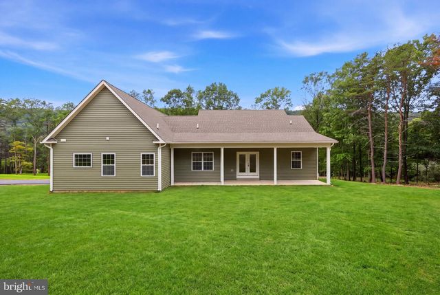 43 SPRUCE LN, Berkeley Springs, WV 25411