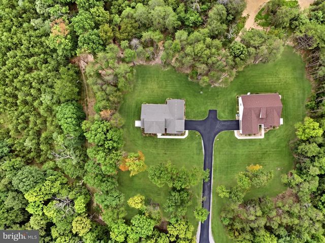43 SPRUCE LN, Berkeley Springs, WV 25411