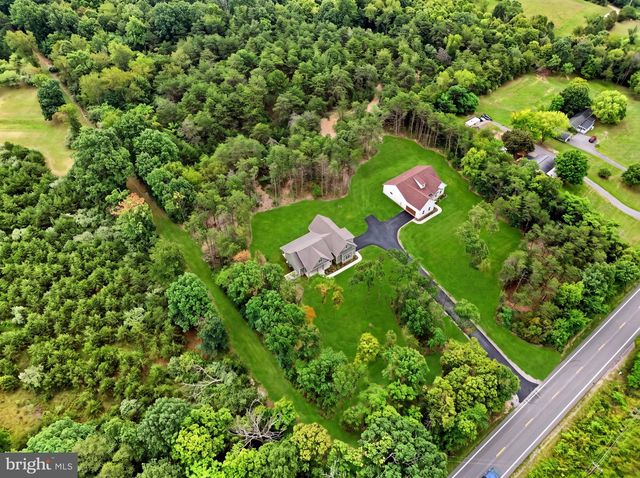 43 SPRUCE LN, Berkeley Springs, WV 25411