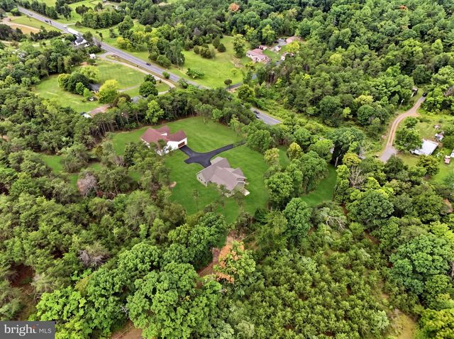 43 SPRUCE LN, Berkeley Springs, WV 25411