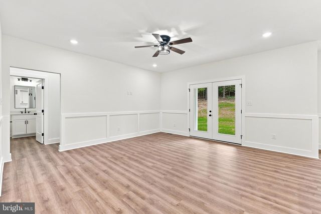 43 SPRUCE LN, Berkeley Springs, WV 25411