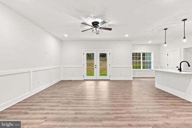 43 SPRUCE LN, Berkeley Springs, WV 25411