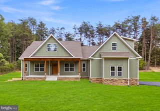 43 SPRUCE LN, Berkeley Springs, WV 25411