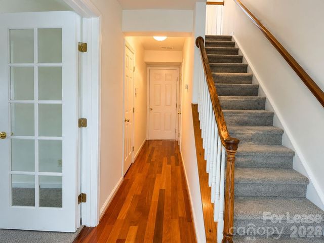 913 Tiger Lane, Charlotte, NC 28262