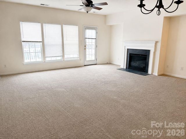 913 Tiger Lane, Charlotte, NC 28262