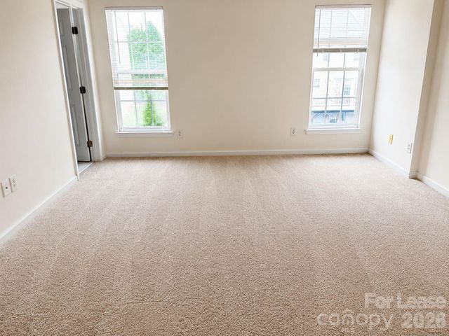 913 Tiger Lane, Charlotte, NC 28262