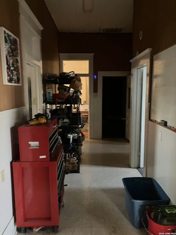 2424 Buena Vista, San Antonio, TX 78207