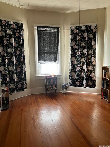 2424 Buena Vista, San Antonio, TX 78207