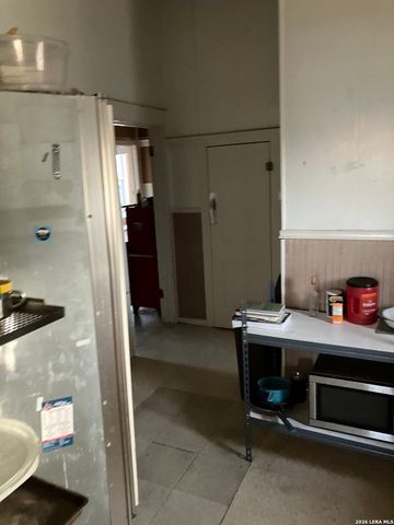 2424 Buena Vista, San Antonio, TX 78207