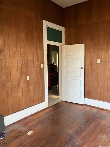 2424 Buena Vista, San Antonio, TX 78207