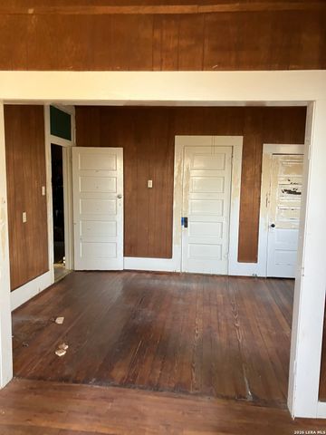 2424 Buena Vista, San Antonio, TX 78207