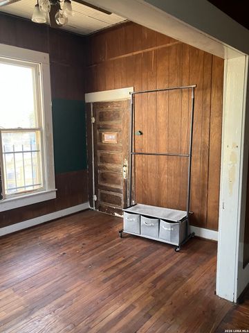 2424 Buena Vista, San Antonio, TX 78207