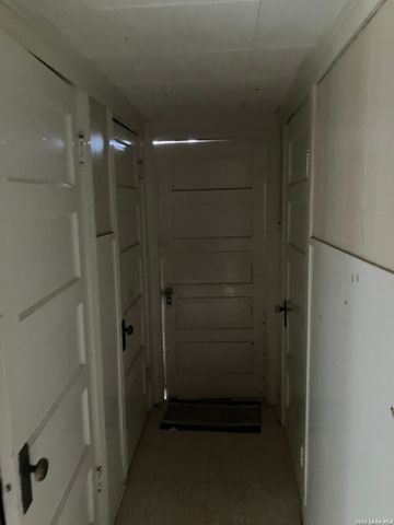 2424 Buena Vista, San Antonio, TX 78207